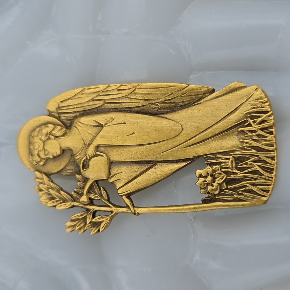 Signed "AA" Gold Tone Gardening Angel Brooch